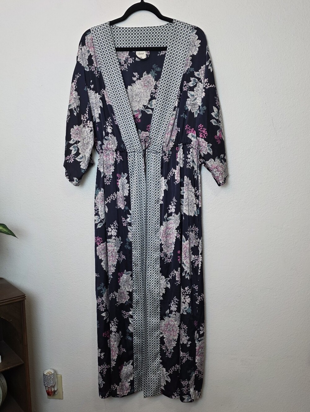 SOMA Cool Nights Long Robe In Foraged Floral Grand Blue Pockets Satin Size S/M - Picture 2 of 11